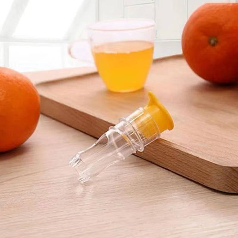 Portable Lemon Squeezer Plastic Resuable Lightweight Juices Reamer Washable Manual Juices Reamer Built in Filter for Home Travel